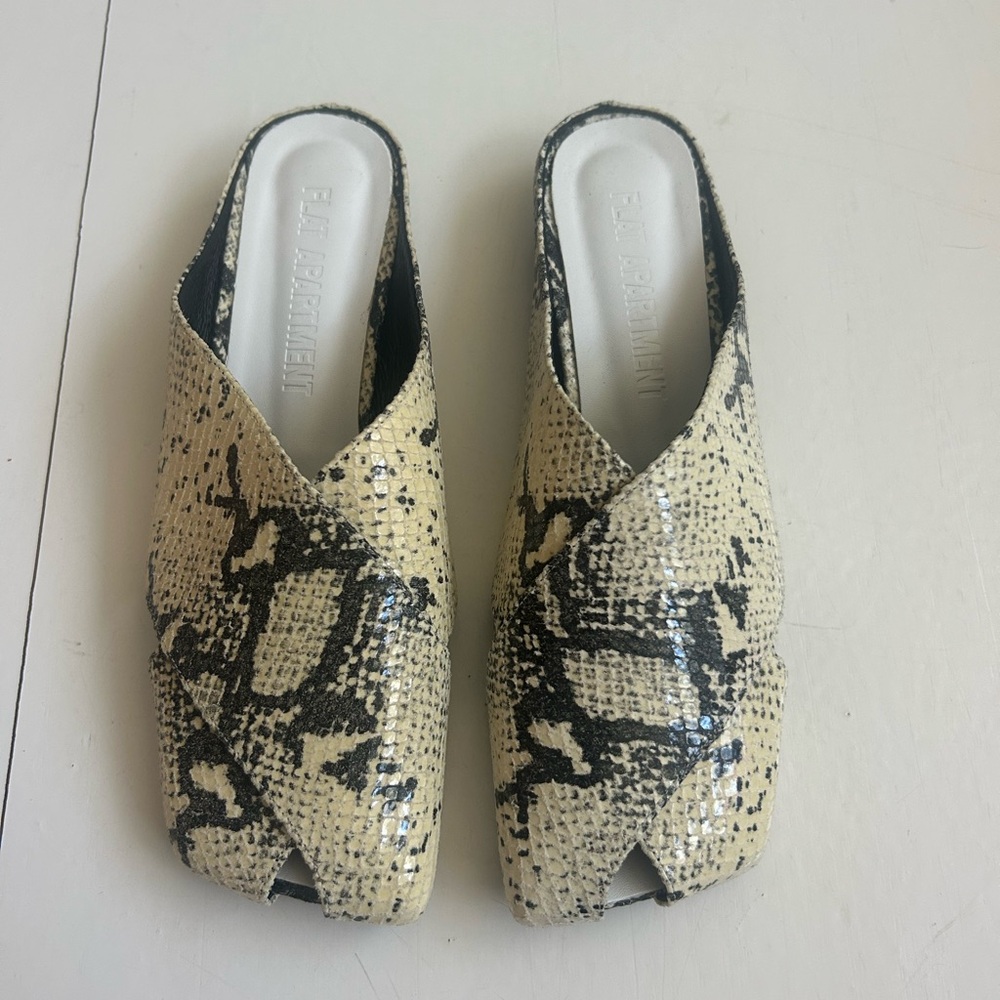 Flat Apartment Snakeskin Patterned Mules New - image 1
